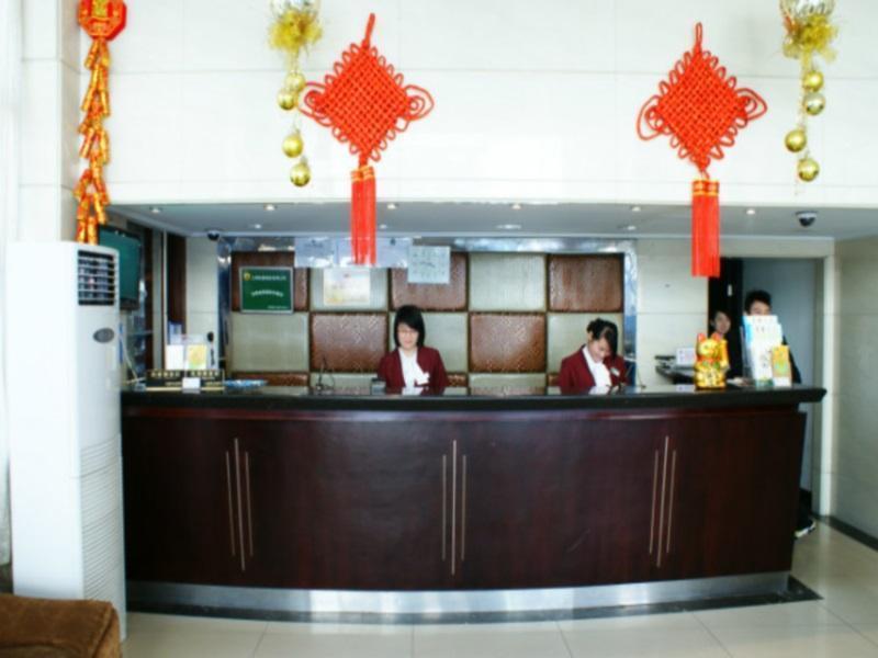 Hotel Jitai - Tongji Branch 3*
